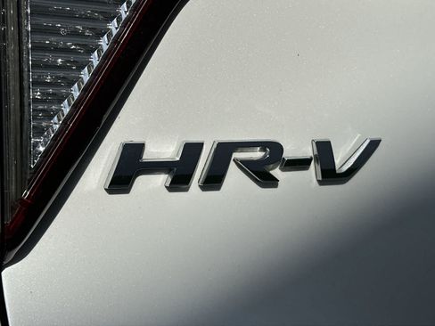 Used 2022 Honda HR-V LX image 15