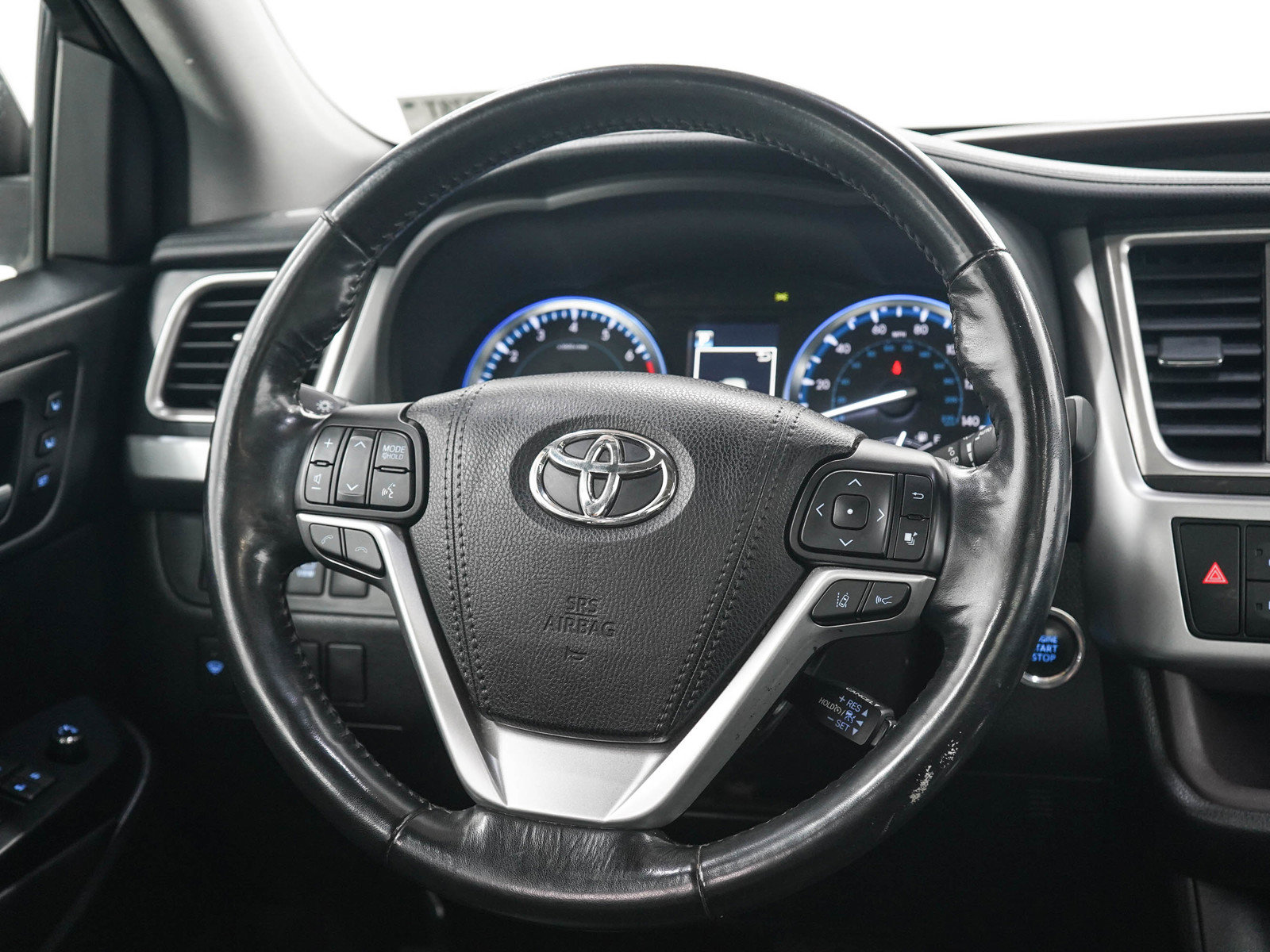 Used 2017 Toyota Highlander Limited Platinum AWD/4WD image 18