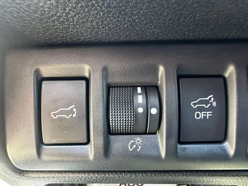 Used 2024 Subaru Outback Limited AWD/4WD image 11