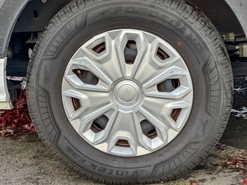 Used 2023 Ford Transit 350 XLT image 27