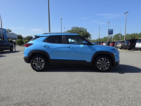 New 2026 Chevrolet TrailBlazer LT w/ LT Cold Weather Package FWD image 3