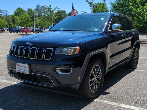 Used 2017 Jeep Grand Cherokee Limited AWD/4WD image 8