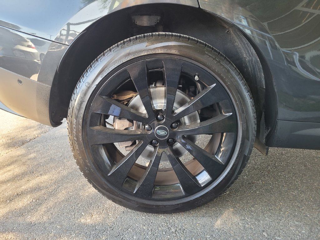Used 2024 Land Rover Range Rover Sport SE AWD/4WD image 38