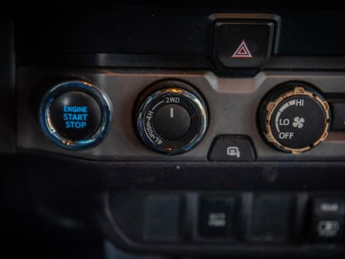 Used 2019 Toyota Tacoma TRD Sport image 22