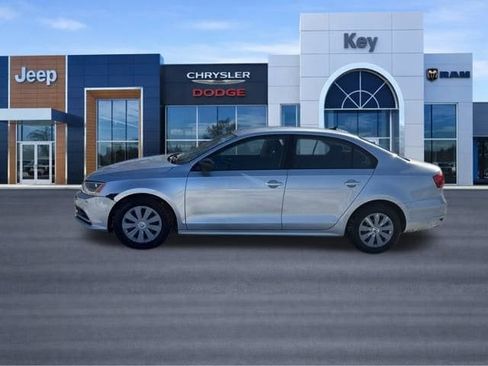 Used 2016 Volkswagen Jetta S image 2