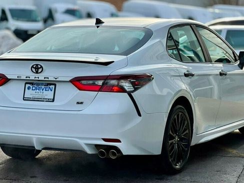 Used 2021 Toyota Camry SE image 5