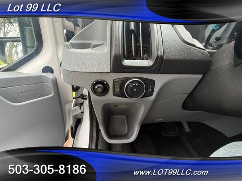 Used 2018 Ford Transit 150 XL image 32