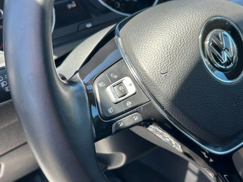 Used 2019 Volkswagen e-Golf SE w/ Driver Assistance Package FWD image 21