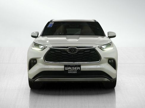 Used 2021 Toyota Highlander Platinum AWD/4WD image 8