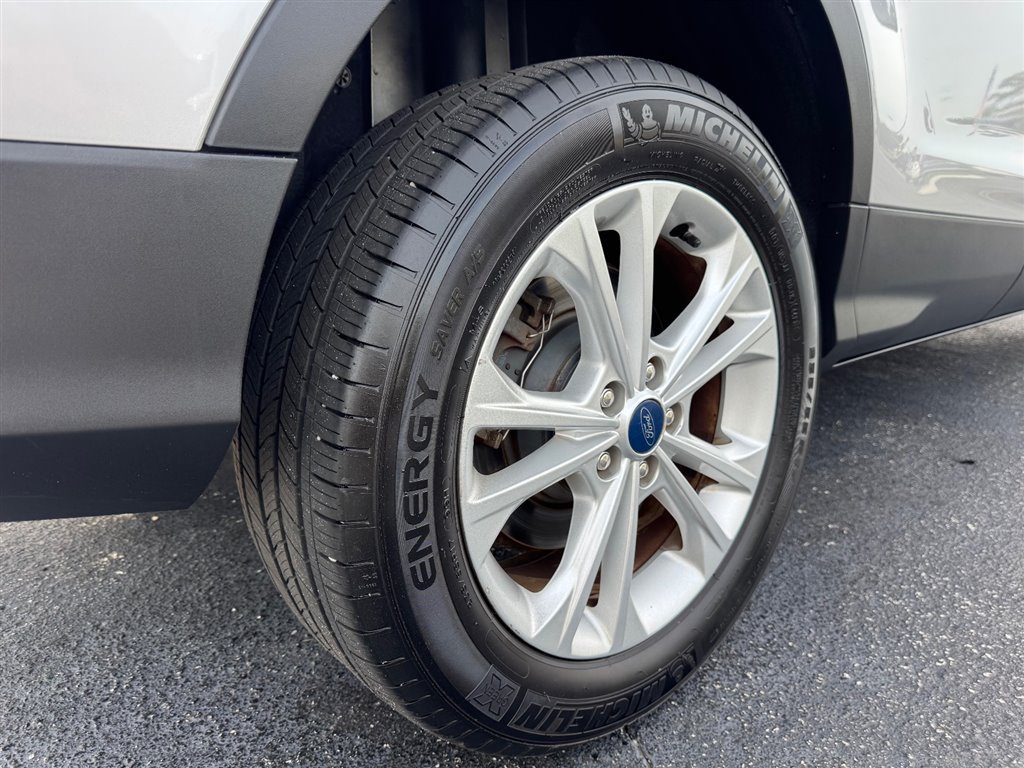 Used 2019 Ford Escape SE FWD image 10