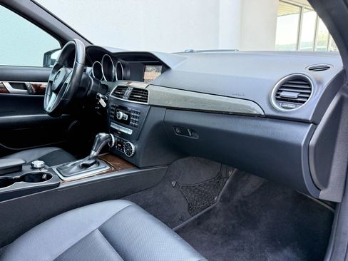 Used 2014 Mercedes-Benz C 250 Sedan image 17
