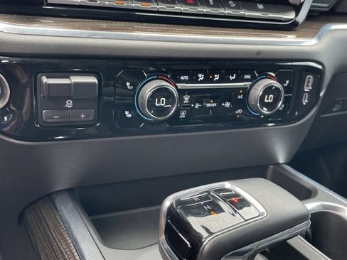Used 2024 Chevrolet Silverado 1500 LT Trail Boss w/ LT Trail Boss Premium Package AWD/4WD image 18