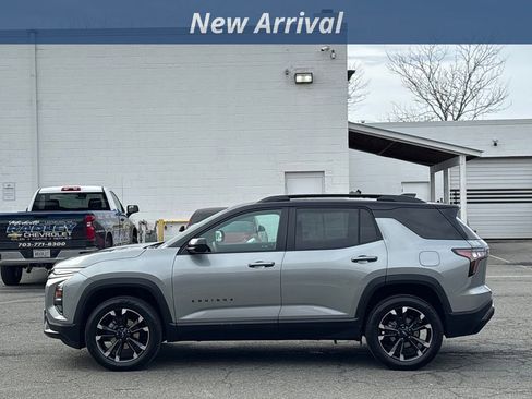 Certified 2025 Chevrolet Equinox RS w/ Convenience Package III image 2