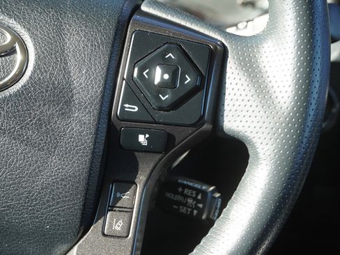 Certified 2022 Toyota 4Runner TRD Off-Road Premium image 30