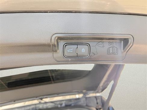 Used 2022 Ford Explorer Platinum w/ Equipment Group 601A image 12