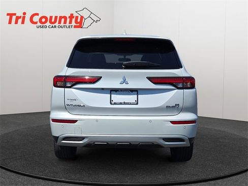 Used 2024 Mitsubishi Outlander SE image 6
