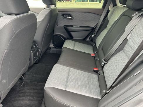 Used 2023 Nissan Rogue SV image 28