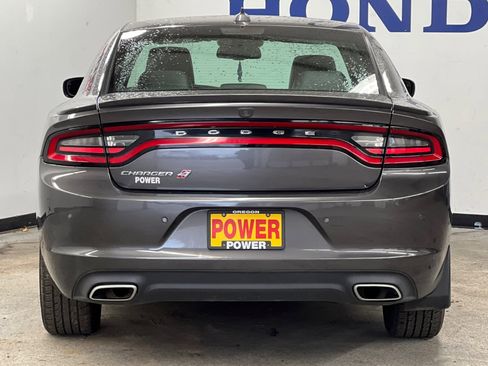 Used 2018 Dodge Charger GT image 4