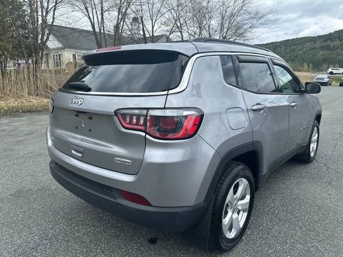 Used 2019 Jeep Compass Latitude w/ Cold Weather Group AWD/4WD image 5