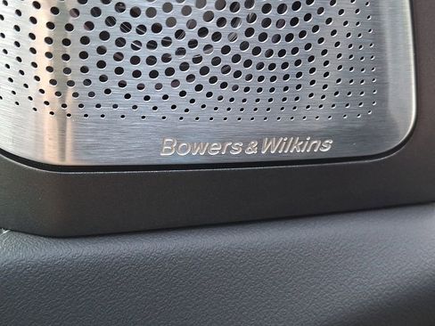 Used 2025 BMW X7 M60i w/ Climate Comfort Package image 26