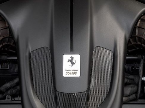 Used 2024 Ferrari Roma Spider RWD image 11