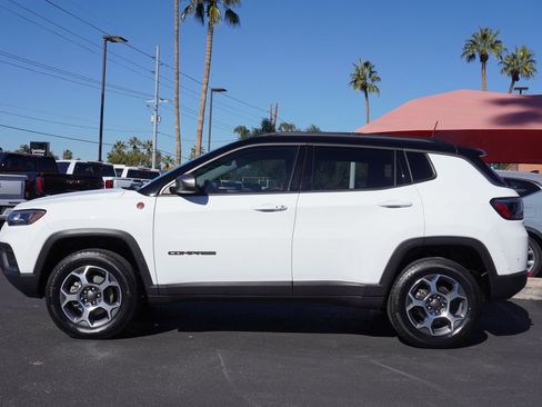 Used 2022 Jeep Compass Trailhawk image 2