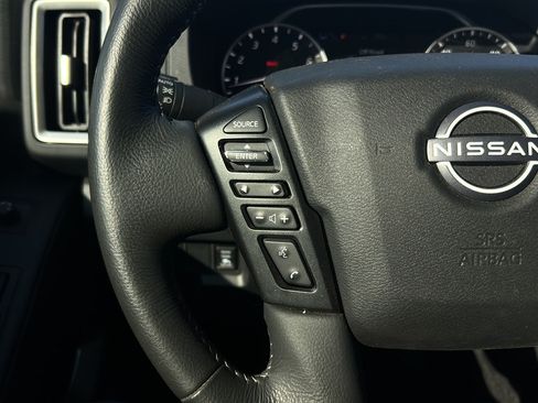 Used 2025 Nissan Frontier SV w/ SV Convenience Package RWD image 27