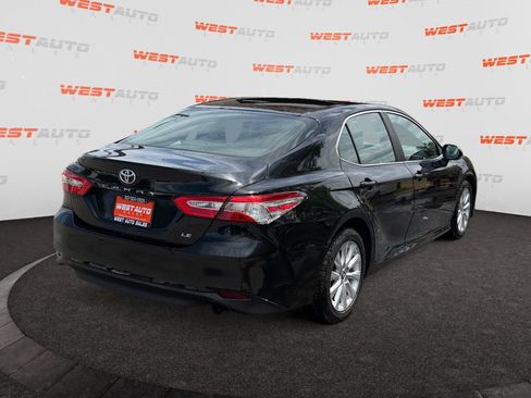 Used 2018 Toyota Camry LE w/ Convenience Package FWD image 5