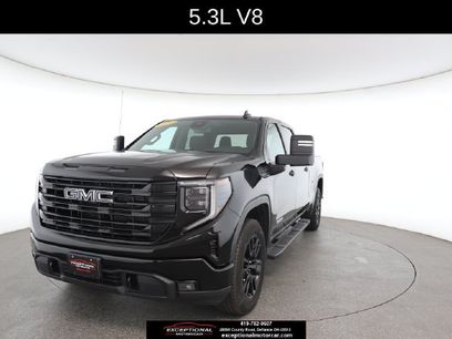 Used 2024 GMC Sierra 1500 Elevation w/ LPO, Elevation Black Package