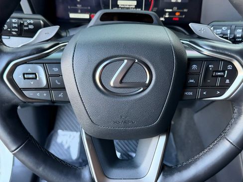 Used 2025 Lexus GX 550 w/ Accessory Package (2T) AWD/4WD image 11