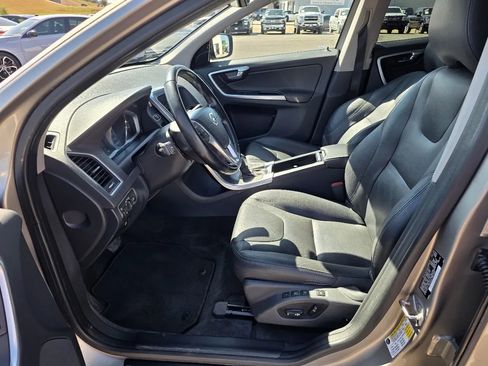 Used 2015 Volvo XC60 T5 Premier w/ Proximity Package FWD image 11