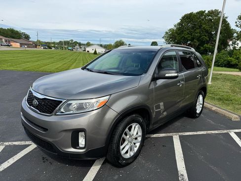 Used 2015 Kia Sorento LX FWD image 2