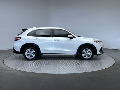 Used 2023 Honda HR-V LX image 10