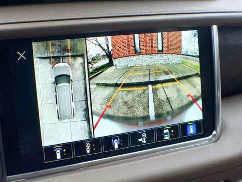 Used 2023 GMC Yukon Denali image 30