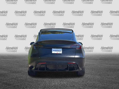 Used 2023 Tesla Model Y Performance image 6