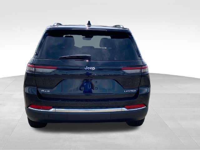 Used 2023 Jeep Grand Cherokee Limited AWD/4WD image 4