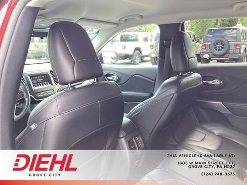 Used 2020 Jeep Cherokee Latitude Plus w/ Cold Weather Group AWD/4WD image 19