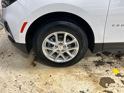 Certified 2024 Chevrolet Equinox LT image 11