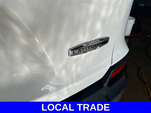 Used 2021 Jeep Cherokee Latitude Lux w/ Comfort/Convenience Group AWD/4WD image 19