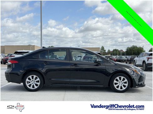 Used 2023 Toyota Corolla LE FWD image 3