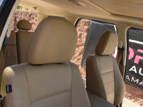 Used 2009 Ford Escape Limited FWD image 12