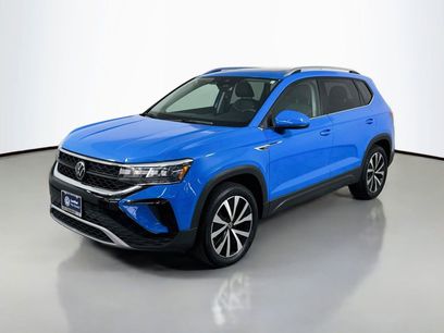 Certified 2023 Volkswagen Taos SE w/ Panoramic Sunroof Package