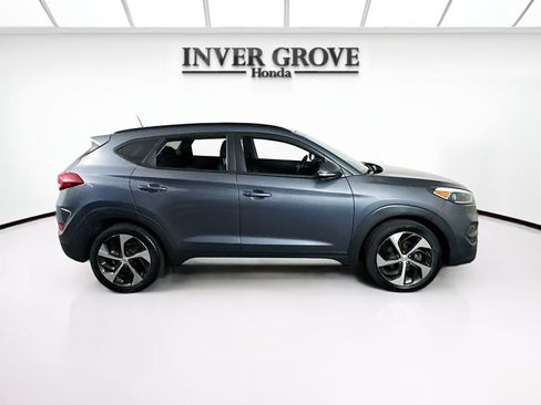 Used 2017 Hyundai Tucson Value AWD/4WD image 4