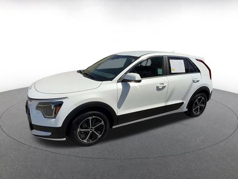 Used 2026 Kia Niro LX FWD image 8