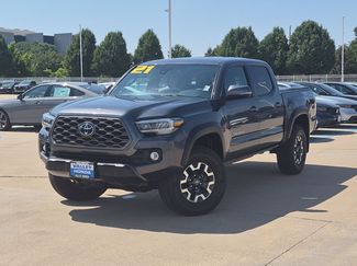 Used 2021 Toyota Tacoma TRD Off-Road w/ TRD Premium Off Road Package AWD/4WD video 2