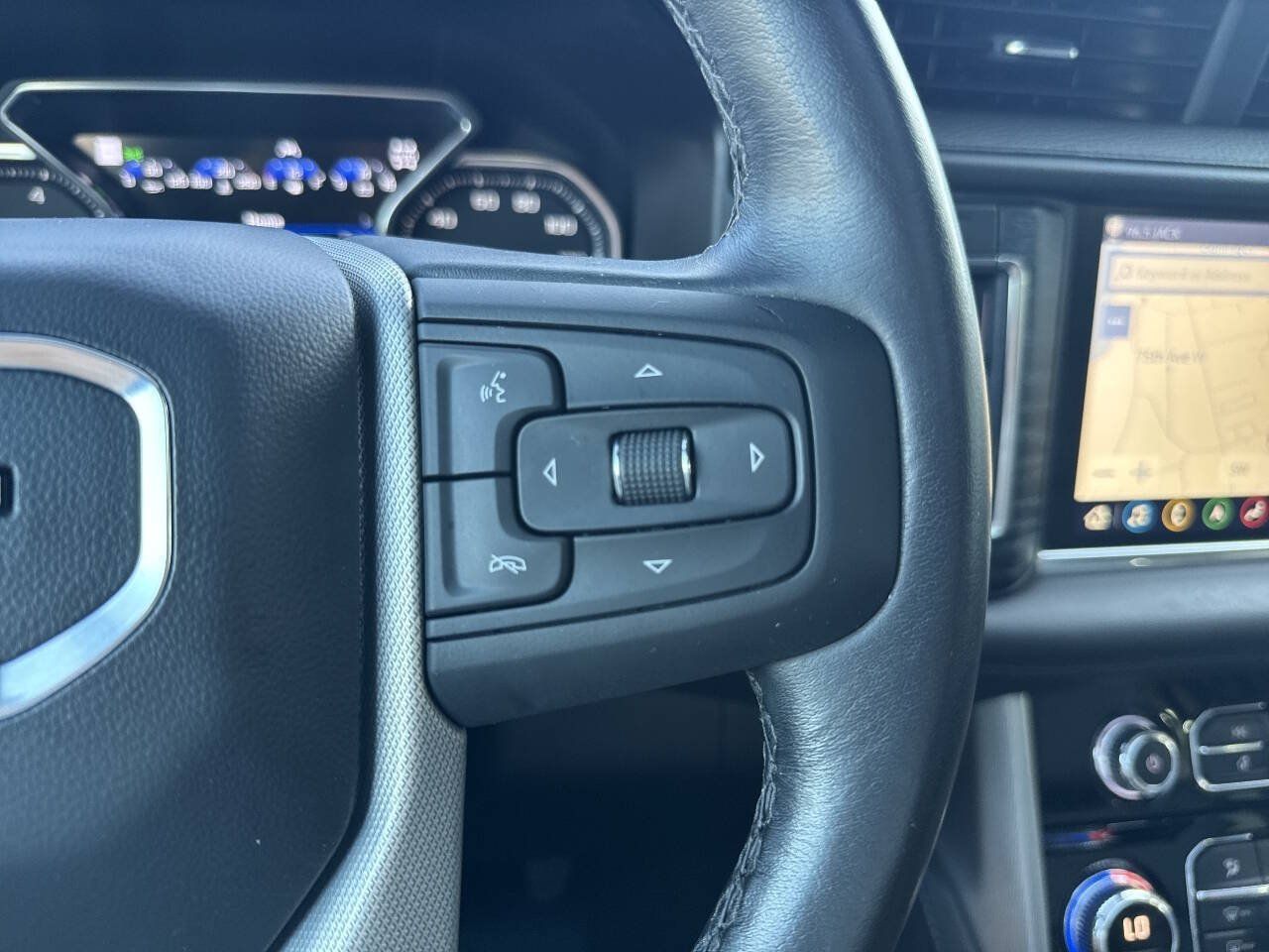 Used 2021 GMC Yukon Denali AWD/4WD image 42