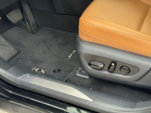 Certified 2025 Lexus RX 350 FWD w/ Technology Package image 24