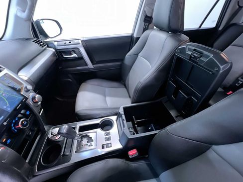 Used 2022 Toyota 4Runner SR5 Premium w/ Moonroof Package AWD/4WD image 30