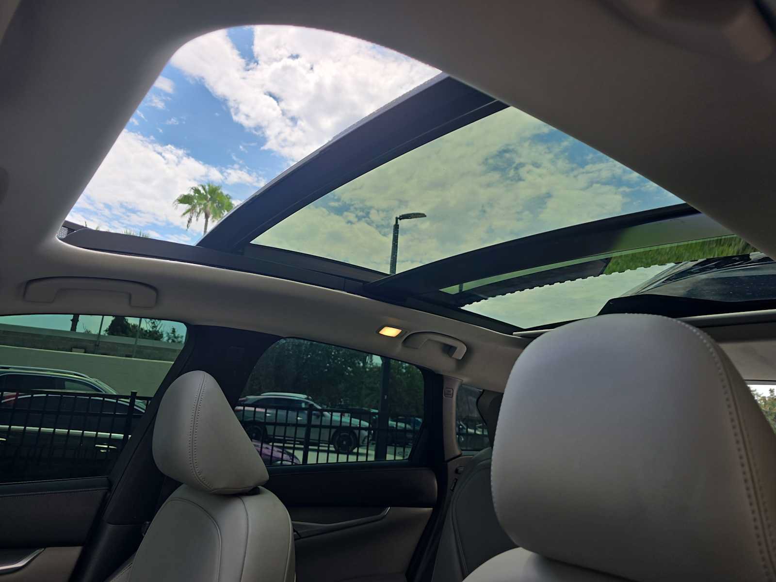 Used 2024 INFINITI QX50 Luxe w/ Accent Package FWD image 29