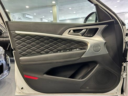 Used 2020 Genesis G70 2.0T w/ Prestige Package RWD image 39